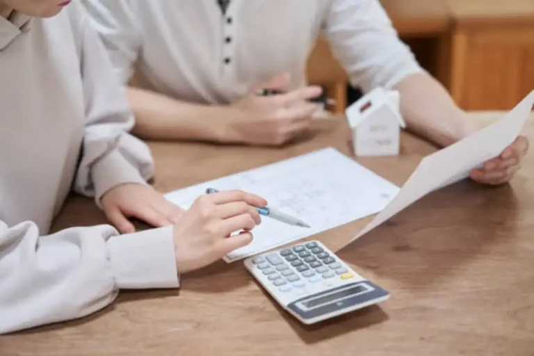 people with calculator